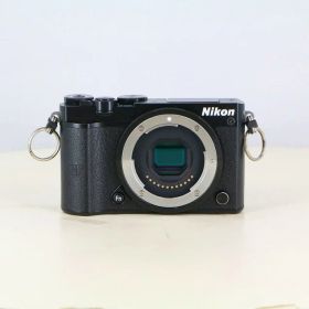 【中古】 (ニコン) Nikon 1 J5 ボディ ブラック【中古カメラ デジタル一眼】 ランク：B