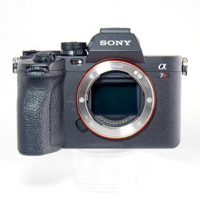 【中古】 (ソニー) SONY α7RV (ILCE-7RM5)【中古カメラ デジタル一眼】 ランク：AB
