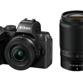 【ポイント10倍】 ニコン デジタル一眼カメラ Z50II ダブルズームキット [タイプ：ミラーレス 画素数：2151万画素(総画素) 2088万画素(有効画素) 撮像素子：APS-C 23.5mm×15.7mm CMOS 重量：495 g] 【P10倍】