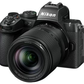 【ポイント10倍】 ニコン デジタル一眼カメラ Z50II 18-140 VR レンズキット [タイプ：ミラーレス 画素数：2151万画素(総画素) 2088万画素(有効画素) 撮像素子：APS-C 23.5mm×15.7mm CMOS 重量：495 g] 【P10倍】