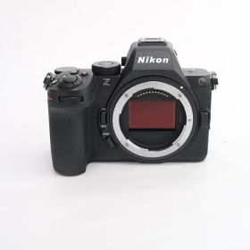 【中古】 (ニコン) Nikon Z5II ボディ（多言語メニュー※日本語無し）【中古カメラ デジタル一眼】 ランク：AB