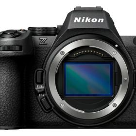 【ポイント10倍】 ニコン デジタル一眼カメラ Z5II ボディ [タイプ：ミラーレス 画素数：2528万画素(総画素) 2450万画素(有効画素) 撮像素子：フルサイズ 35.9mm×23.9mm CMOS 重量：620 g] 【P10倍】