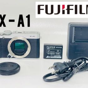 【美品・動作確認済】FUJIFILM X-A1 ボディ 純正充電器・バッテリー付