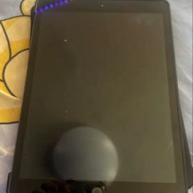 iPad 8世代128G セルラーモデル PSEバッテリー100％新品 訳あり