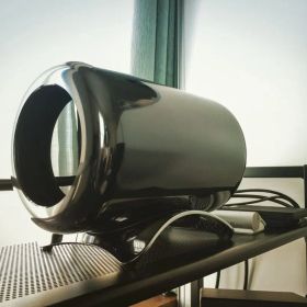 【良品】Mac Pro Late 2013（初期化済み、化粧箱や付属品完備）