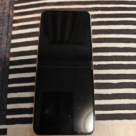 Samsung Galaxy Z Flip 5 本体 256G