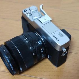 FUJIFILM X-E1 レンズキット シルバー XF18-55mm 美品