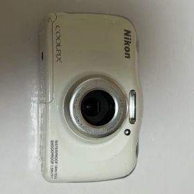 Nikon COOLPIX S33 本体 ホワイト デジタルカメラ(ジャンク)