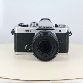 【中古】 OM-3 12-45/4.0 PRO レンズキット シルバー【中古カメラ デジタル一眼】 ランク：AB