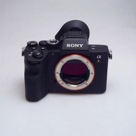 【中古】 (ソニー) SONY α7RIV ILCE-7RM4 多言語モデル【中古カメラ デジタル一眼】 ランク：AB