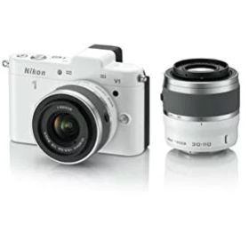【中古】【非常に良い】Nikon ミラーレス一眼カメラ Nikon 1 (ニコンワン) V1 (ブイワン) ダブルズームキット ホワイト N1 V1WZ WH
