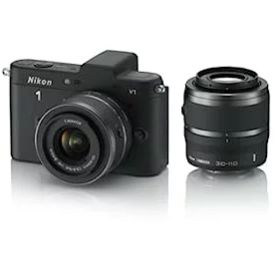 【中古】（非常に良い）Nikon ミラーレス一眼カメラ Nikon 1 (ニコンワン) V1 (ブイワン) ダブルズームキット ブラック N1 V1WZ BK