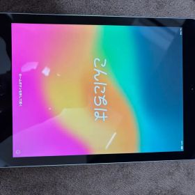 Apple iPad 本体 第6世代シルバー