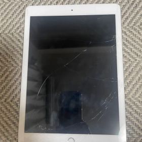 Apple iPad(第6世代) 32GB 画面割れ有り