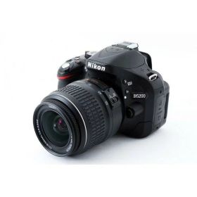 【中古】ニコン Nikon D5200 レンズキット ブラック ブラック 美品 ストラップ付き カメラ 中古 人気 おすすめ 高画質