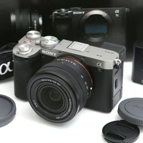 【中古】【美品】ソニー α7C II ILCE-7CM2L ズームレンズキット シルバー CA01-B6361-2S3 SONY Eマウント フルサイズ 5軸手ブレ補正 EVF 標準ズーム レンズ付き セット 中古