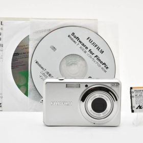 ★極上品★富士フイルム FUJIFILM FinePix J30 シルバー★ Y688 #5158