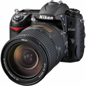 【中古】ニコン Nikon D7000 スーパーズームキット AF-S DX NIKKOR 18-300mm f/3.5-5.6G ED VR付属 D7000 LK18-300 カメラ 中古 人気 おすすめ 高画質