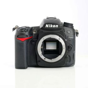 【中古】 (ニコン) Nikon D7000 ボディ【中古カメラ デジタル一眼】 ランク：B