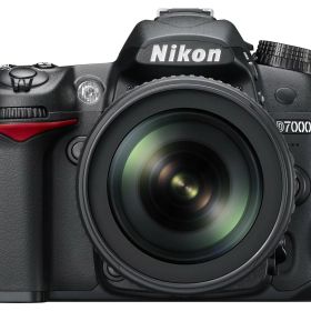 【中古】【非常に良い】Nikon デジタル一眼レフカメラ D7000 18-105VR キット D7000LK18-105