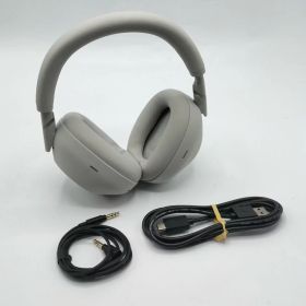 【中古 動作確認済】 ソニー(SONY)WH-1000XM6 プラチナシルバー ワイヤレスヘッドホン 世界最高クラスノイズキャンセリング 音楽 ミュージック 音楽鑑賞 運動 ランニング 通勤 通学 耳 イヤー イヤホン 音質 没入感 集中 音 使いやすい ジムリラックス 小さい