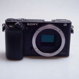 【中古】 (ソニー) SONY α6000ブラック （ILCE-6000）【中古カメラ デジタル一眼】 ランク：B