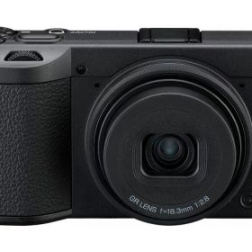 【ポイント10倍】 リコー デジタルカメラ RICOH GR IV Monochrome [画素数：2574万画素(有効画素) 撮影枚数：250 枚] 【P10倍】