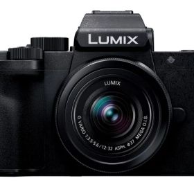 【ポイント10倍】 パナソニック デジタル一眼カメラ LUMIX DC-G100DK レンズキット [タイプ：ミラーレス 画素数：2177万画素(総画素) 2030万画素(有効画素) 撮像素子：フォーサーズ 4/3型 LiveMOS 重量：304 g] 【P10倍】