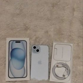 Apple iPhone 15 本体 美品
