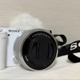 レンズ付きSONY ZV-E10ミラーレス一眼ホワイト