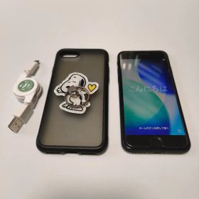 Apple iPhone se 第二世代 64gb スヌーピーケース ケーブル