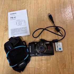OLYMPUS Tough TG-4 本体と付属品