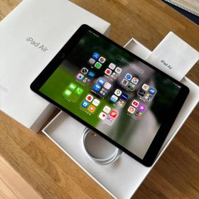 Apple iPad Air 第3世代 黒64GB、箱、ケーブル