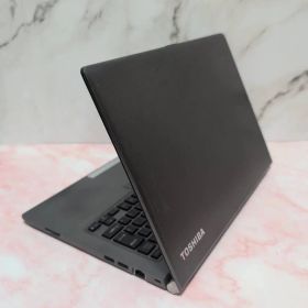 第8世代i5☆東芝☆dynabook R63/M☆8GB/SSD256GB/無線