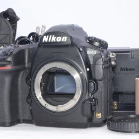 Nikon D850 デジタル一眼レフ ブラック ショット約38万 動作確認済 純正ストラップ付