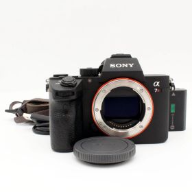 わずかシャッター数22350枚【新品級】SONY α7R III ボディ [ILCE-7RM3]#0515
