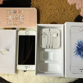 Apple iPhone SE シルバー 本体
