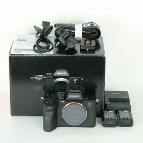 [良品 | シャッター数83,377回｜バッテリー2個付] SONY α7R V（ILCE-7RM5） | SONY Eマウント