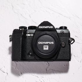 【美品】S数2898枚 OLYMPUS OM-D E-M5 Mark III
