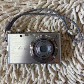 Panasonic デジカメLUMIX DMC-FH5 シルバー