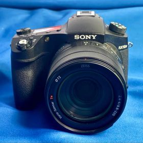 DSC-RX10M4 新品 299,500円 中古 214,000円 | ネット最安値の価格比較