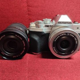 OM-D E-M10 Mark IV EZダブルズームキット シルバー