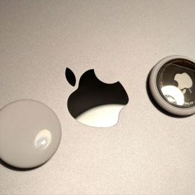 Apple AirTag エアタグ２個 本体 第1世代