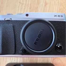 FUJIFILM X-E3 ミラーレスカメラ 本体 美品