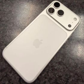 iPhone17Pro Max 256GB本体ドコモ○bat100% シルバー