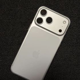 iPhone 17 pro max 2TB us版 おまけ付き