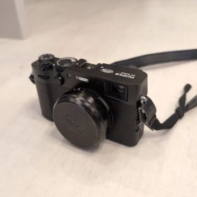 FUJIFILM X100VI デジタルカメラ 本体 ブラック