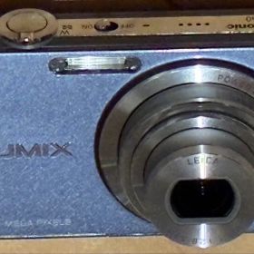 【動作品】Panasonic LUMIX DMC-FX60 本体 充電器セット