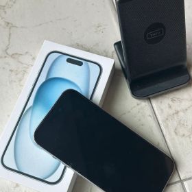 【部品取り】iPhone15 128GB ブルー ジャンク 充電スタンド付き