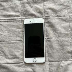 Apple iPhone8 本体
